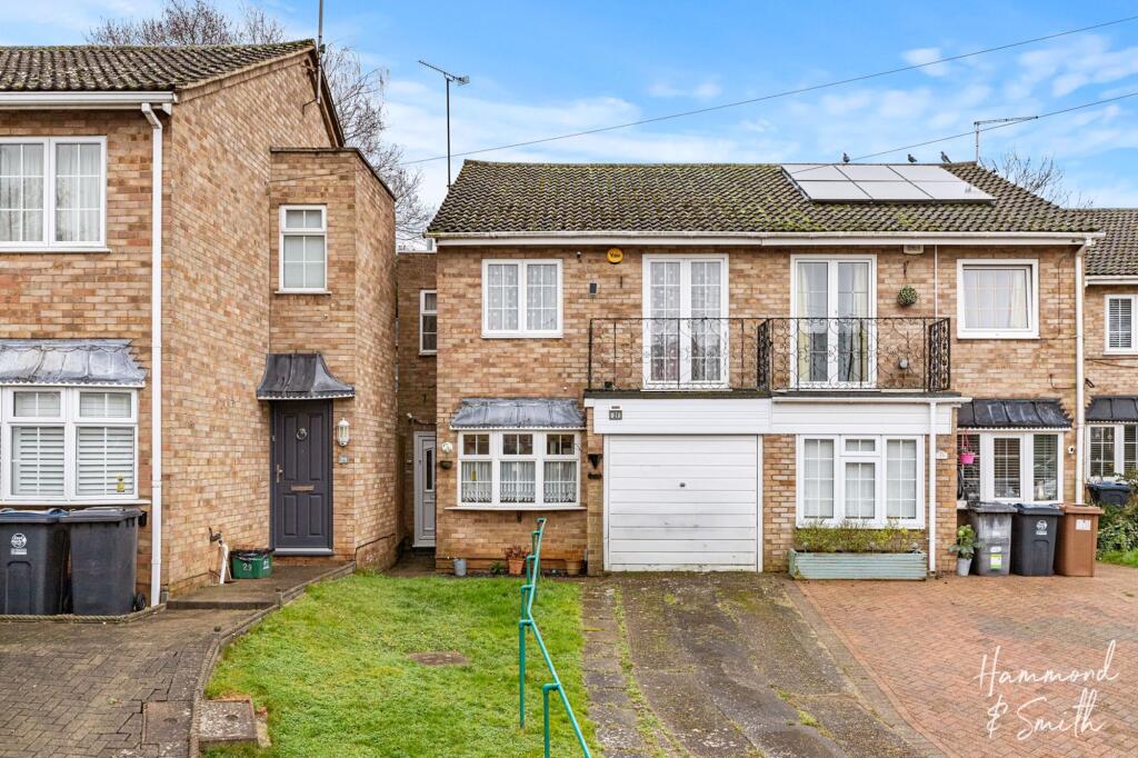 Collins Cross, Bishop's Stortford, CM23