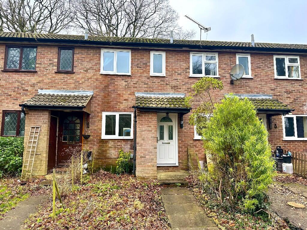 Torrington Close, Lindford  Hampshire, GU35