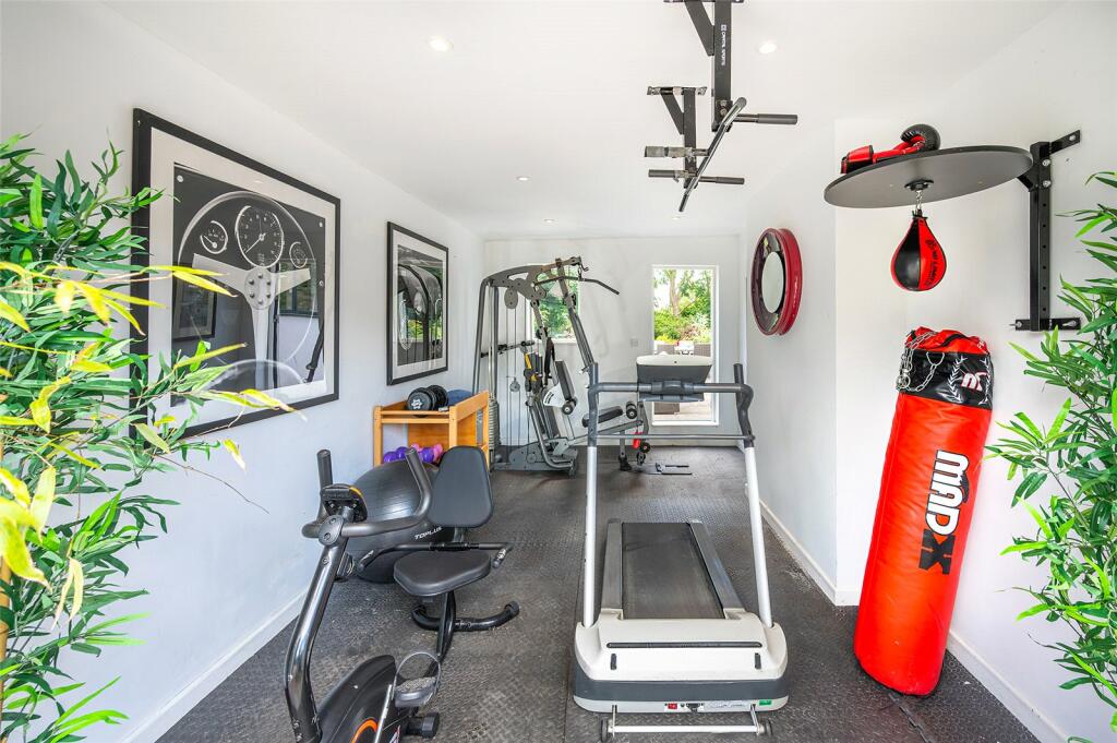 Garage/Gym