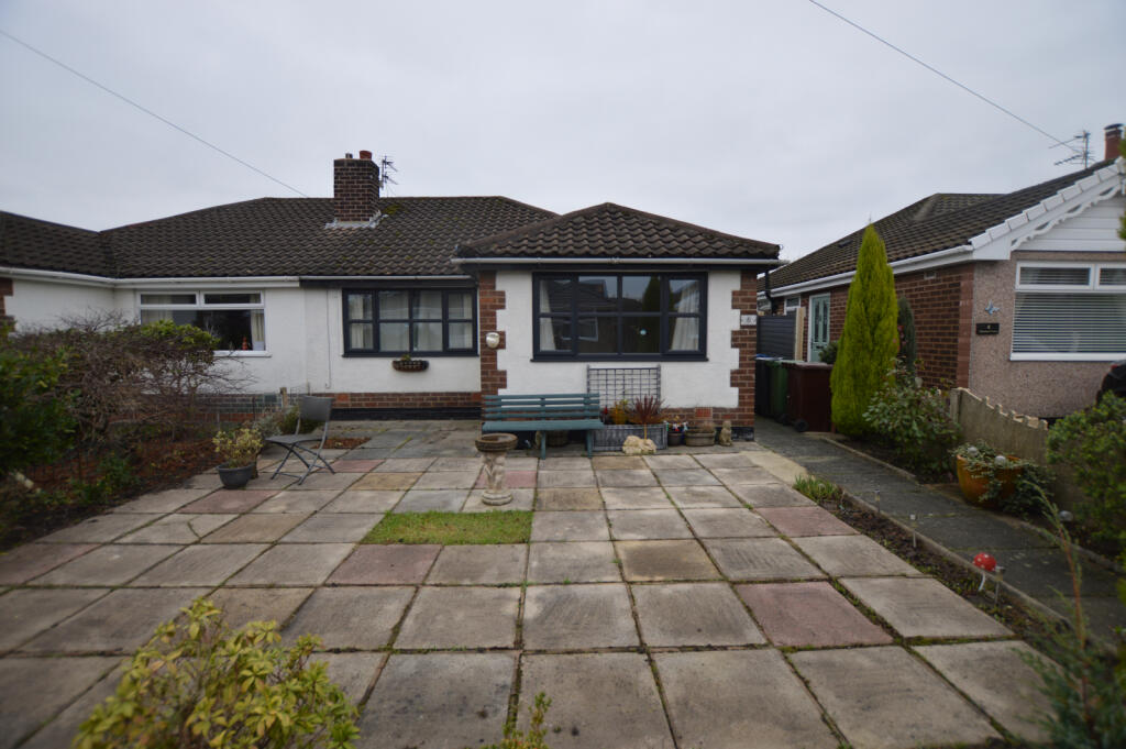 2 bedroom Semi Detached Bungalow for sale