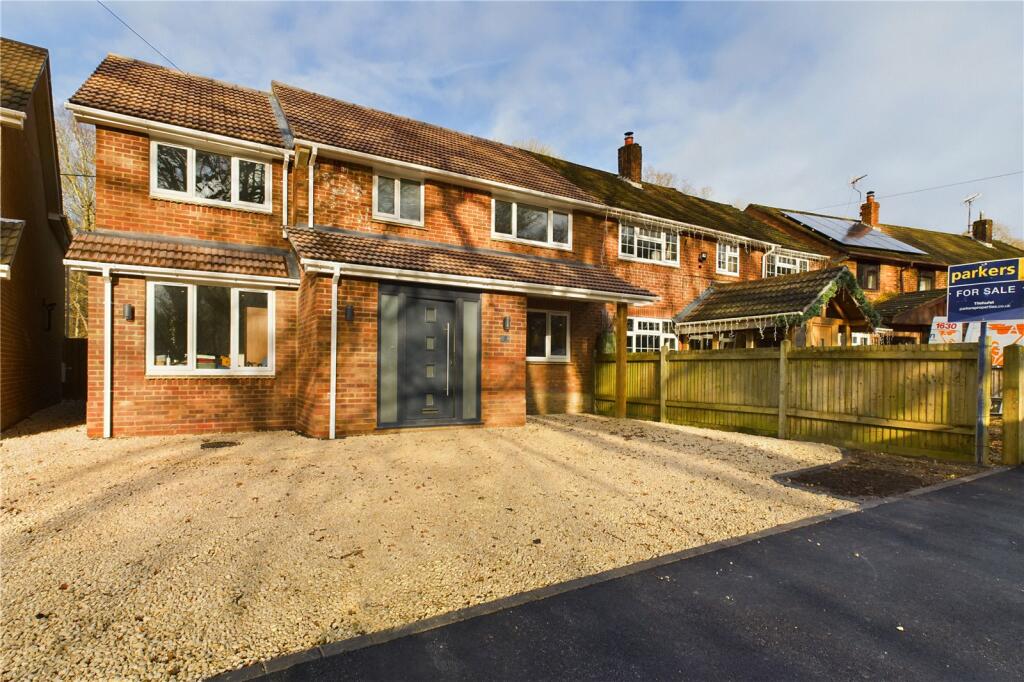 Tenaplas Drive, Upper Basildon, Reading, Berkshire, RG8