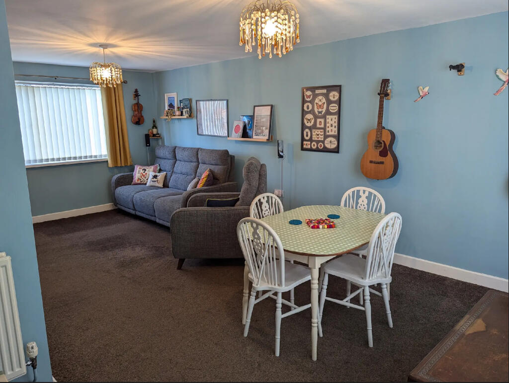 Lounge/Dining Room