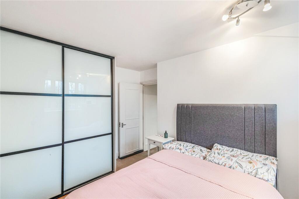 Double Bedroom P2