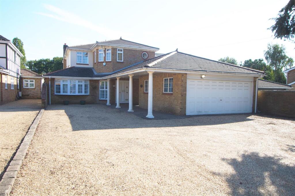 DOUBLE GARAGE