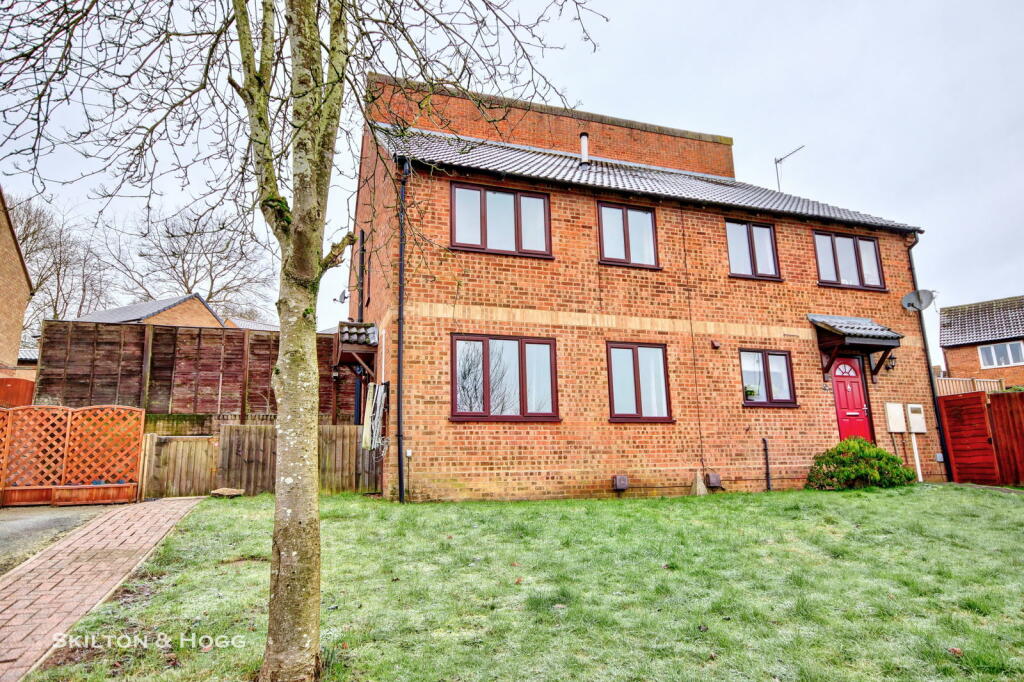 St. Annes Close, Daventry, NN11