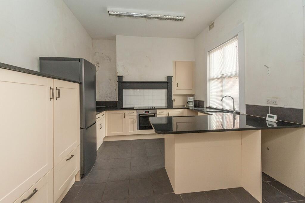 KITCHEN SITTING ROOM LOUNGE AND DINING ROOM