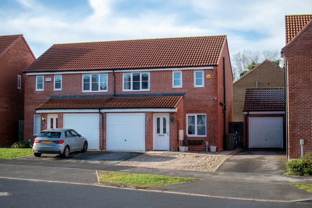 Parklands Avenue, Humberston, Grimsby, DN36 4FY