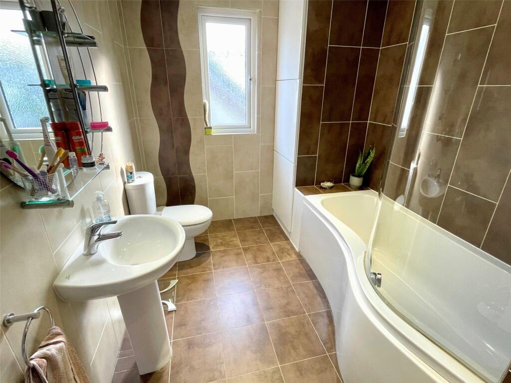 1st Fl Bathroom