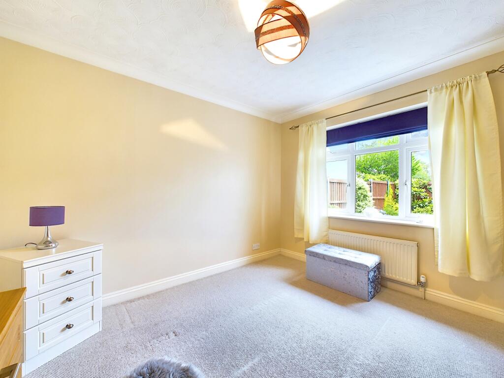 1a Sefton Avenue - Bedroom2