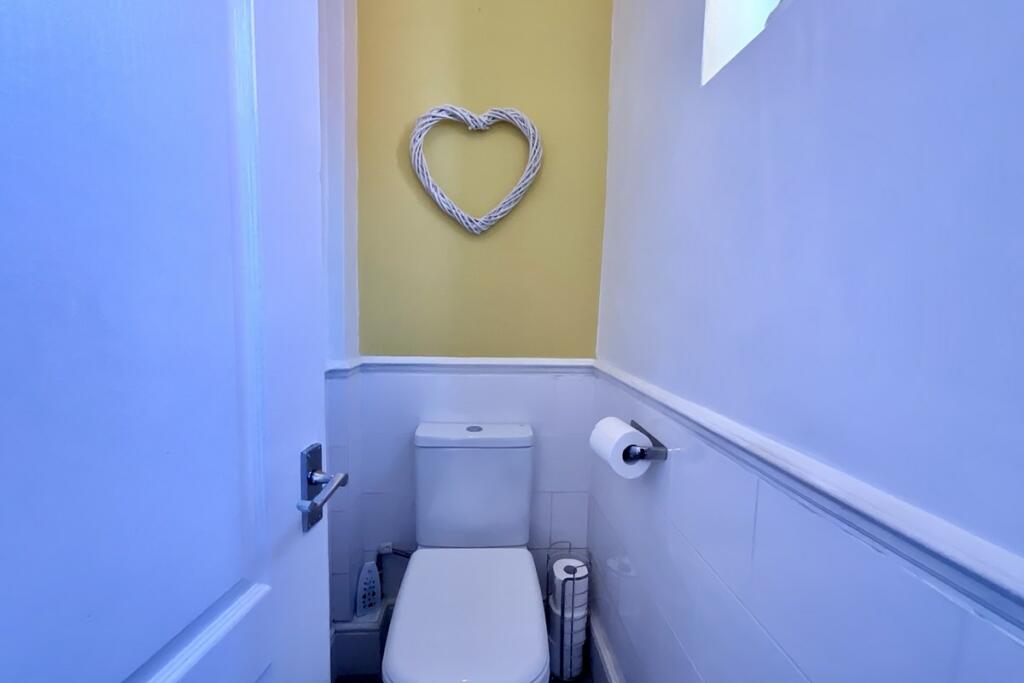 downstairs wc