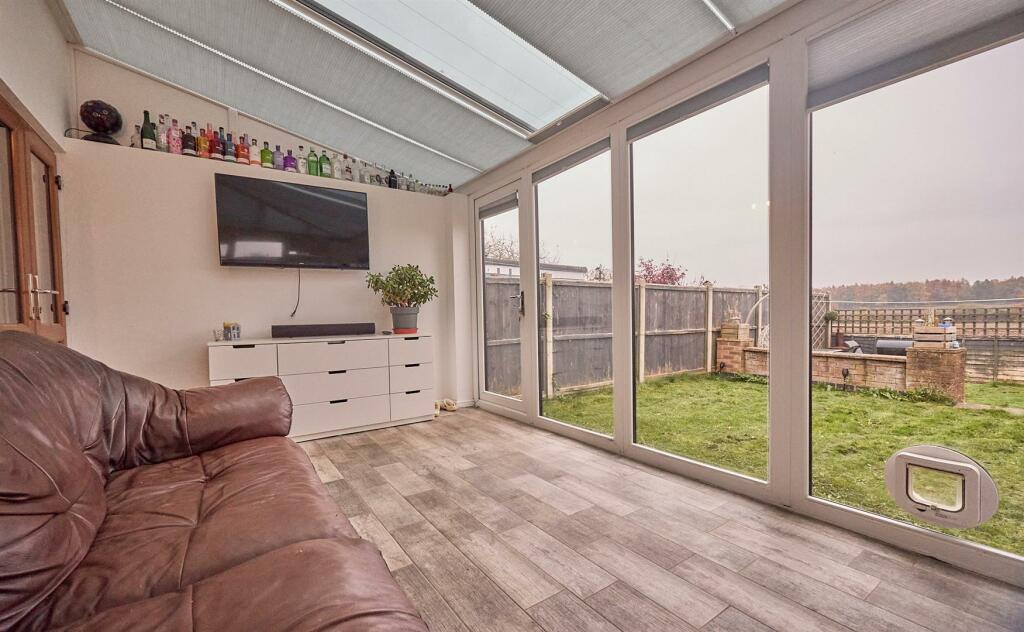 Conservatory/Dining Room