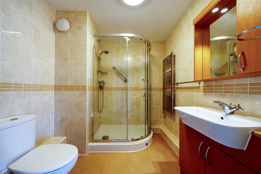 Shower Room.jpg