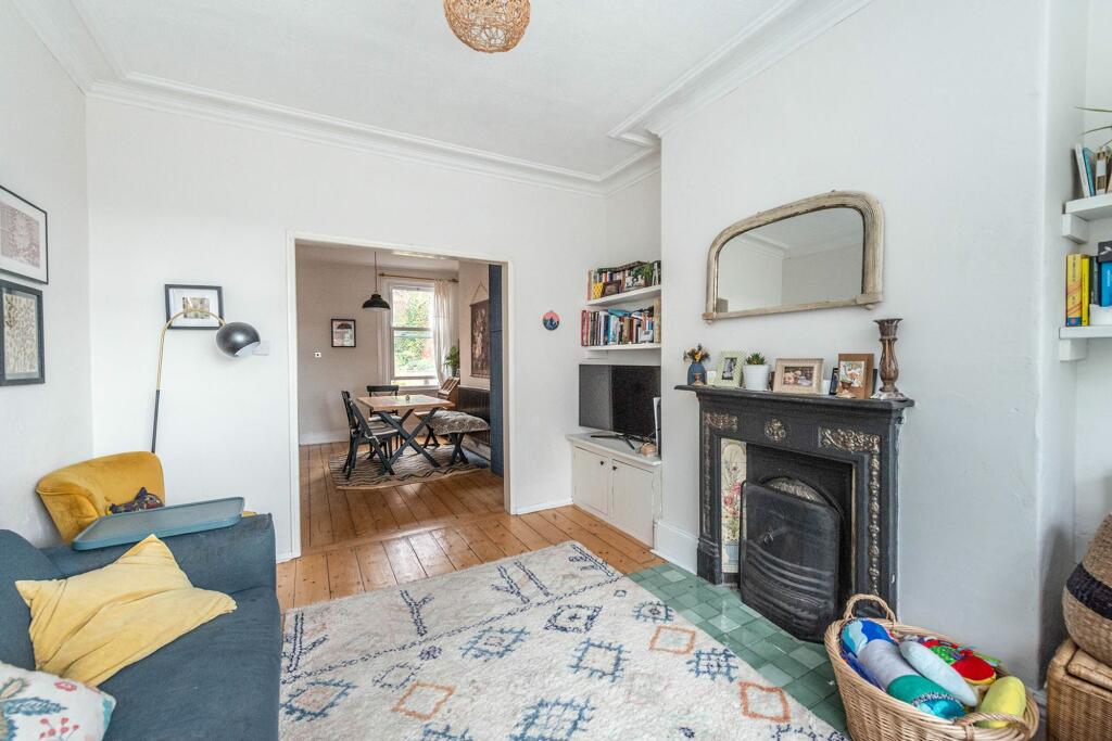 SITTING ROOM DINING ROOM AND KITCHEN