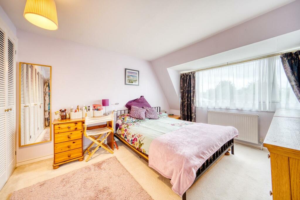 6 ELM CLOSE - Mark Templer - Real estate photograp