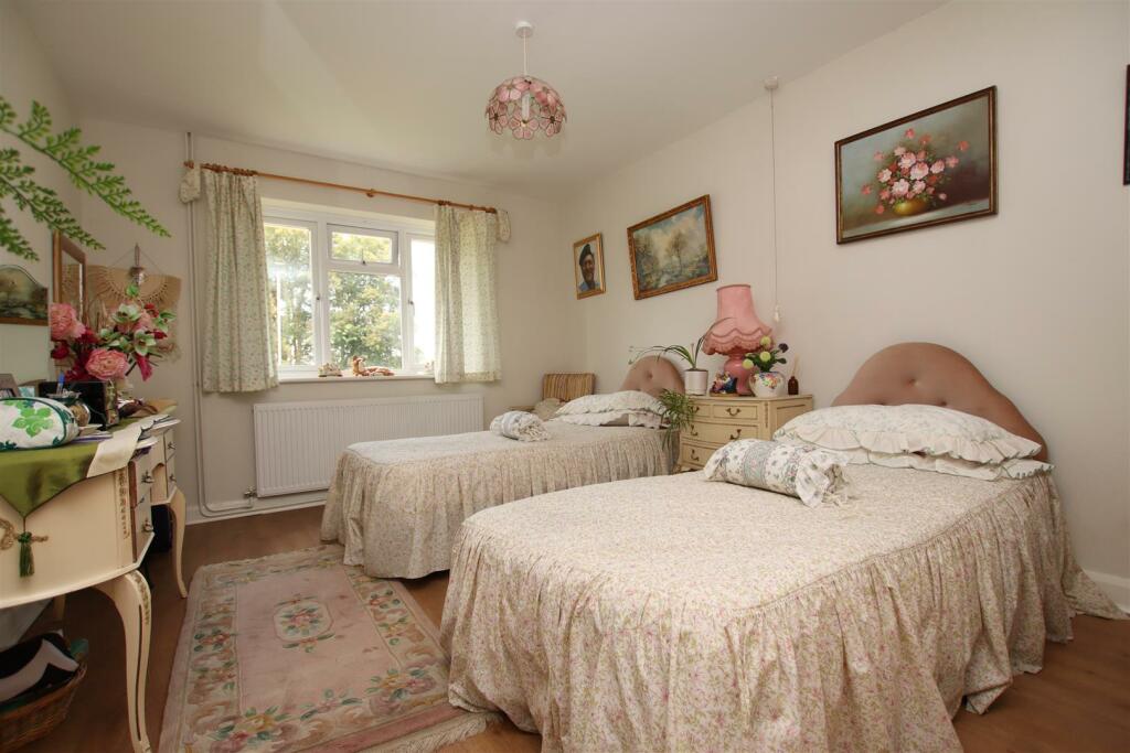 Bedroom 4.JPG