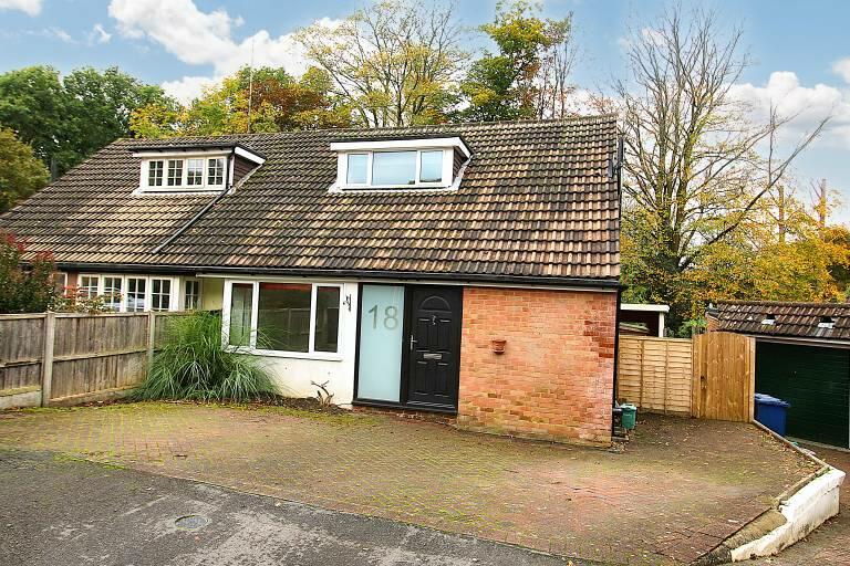 Beacon Close, Wrecclesham, Farnham, GU10