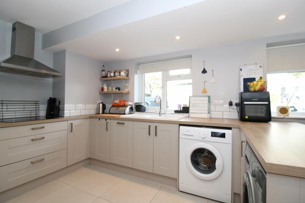 Kitchen / Breakfast Room