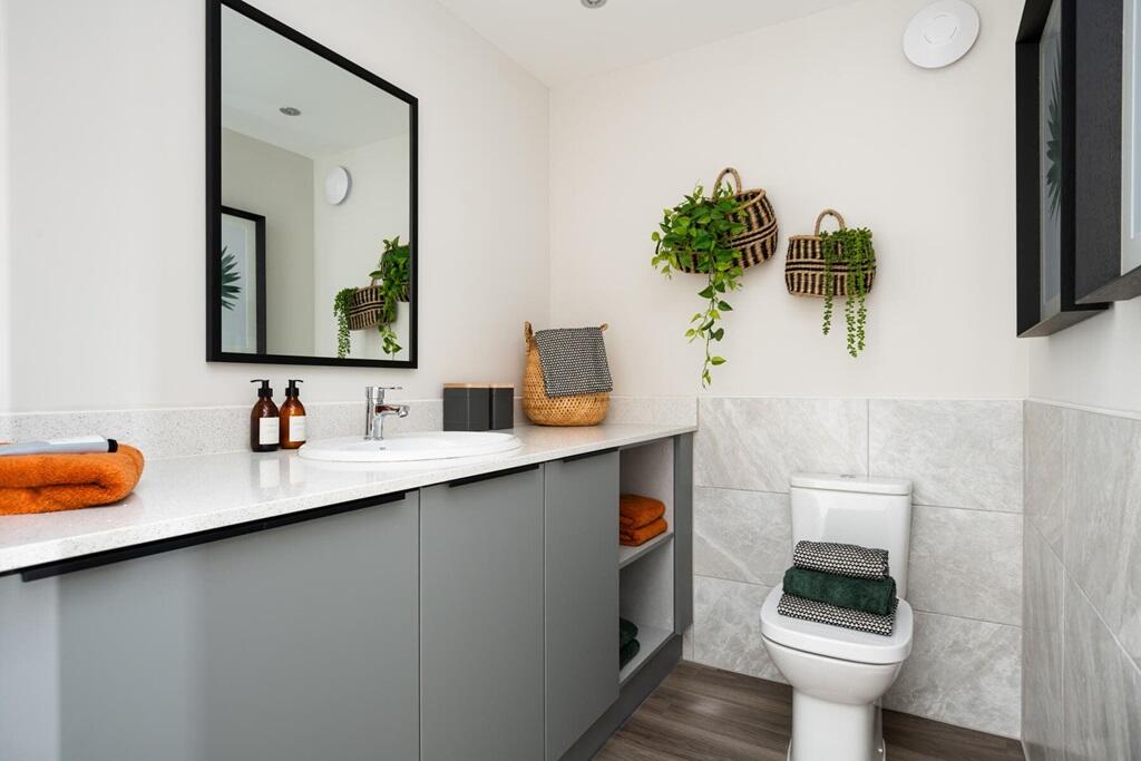 Combined cloakroom/utility for laundry