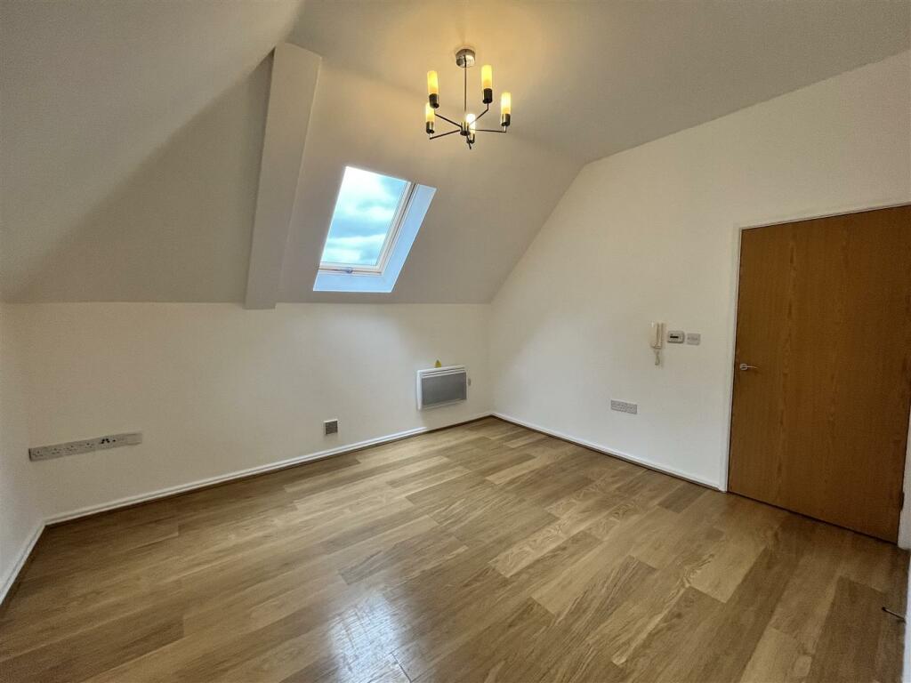 Open Plan Kitchen / Living Room