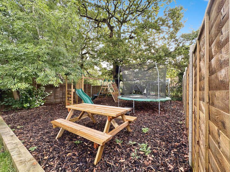 Garden / Play Area