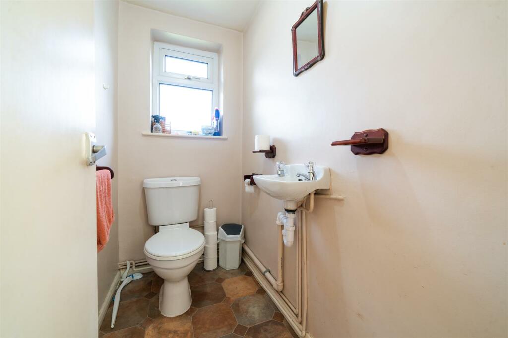 Downstairs wc.jpg