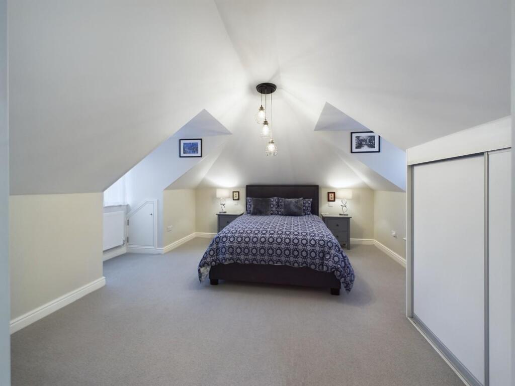 Master Bedroom.jpg