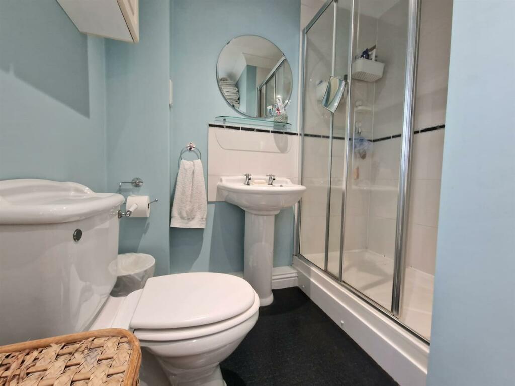 Ensuite.jpg