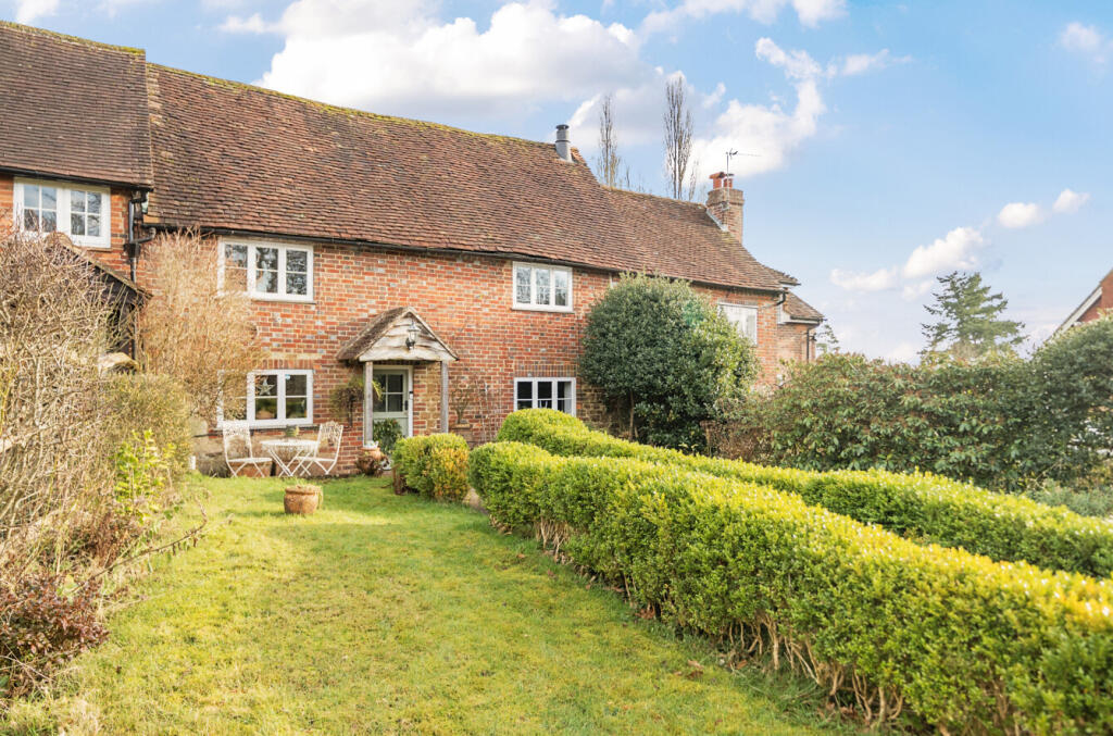 Woodlands Road, Hambledon, Godalming, Surrey, GU8