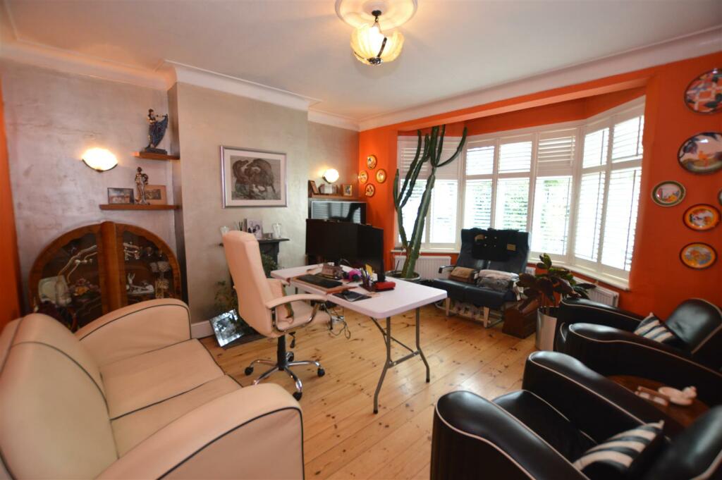 31 Derwent Road front room.JPG