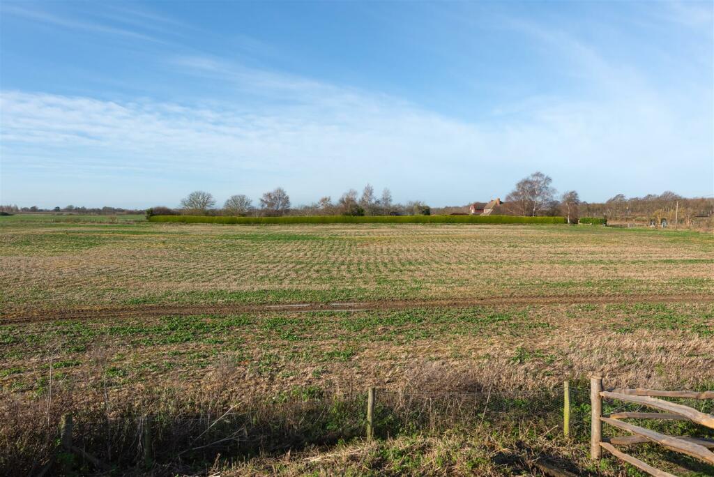 Lower Road, Teynham, Sittingbourne