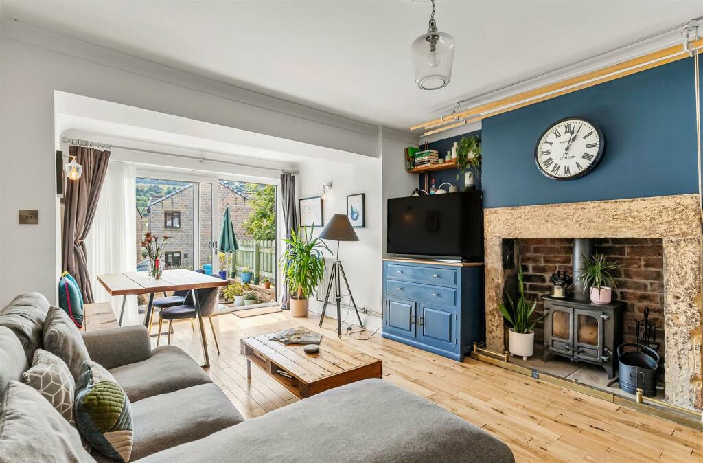 Sitting Room &amp; Dining Area