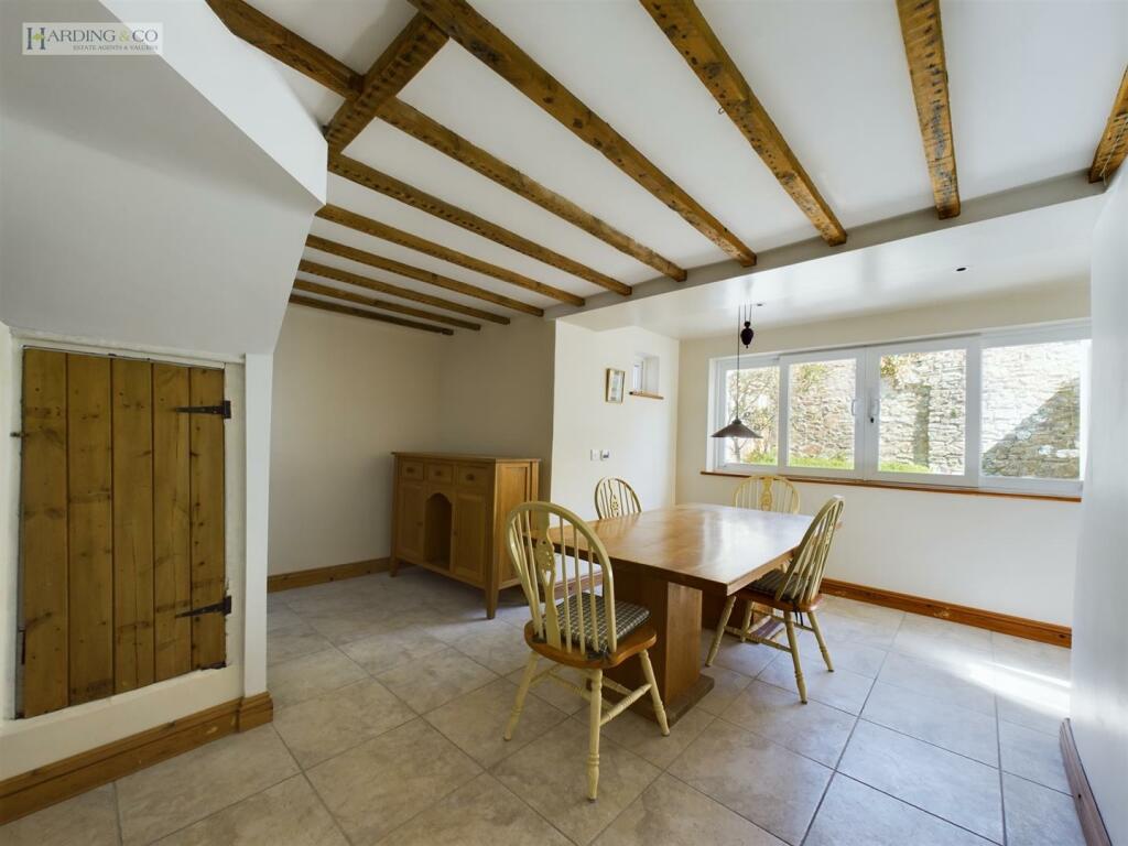 Dining room 6 Gibbs Lane ii.jpg