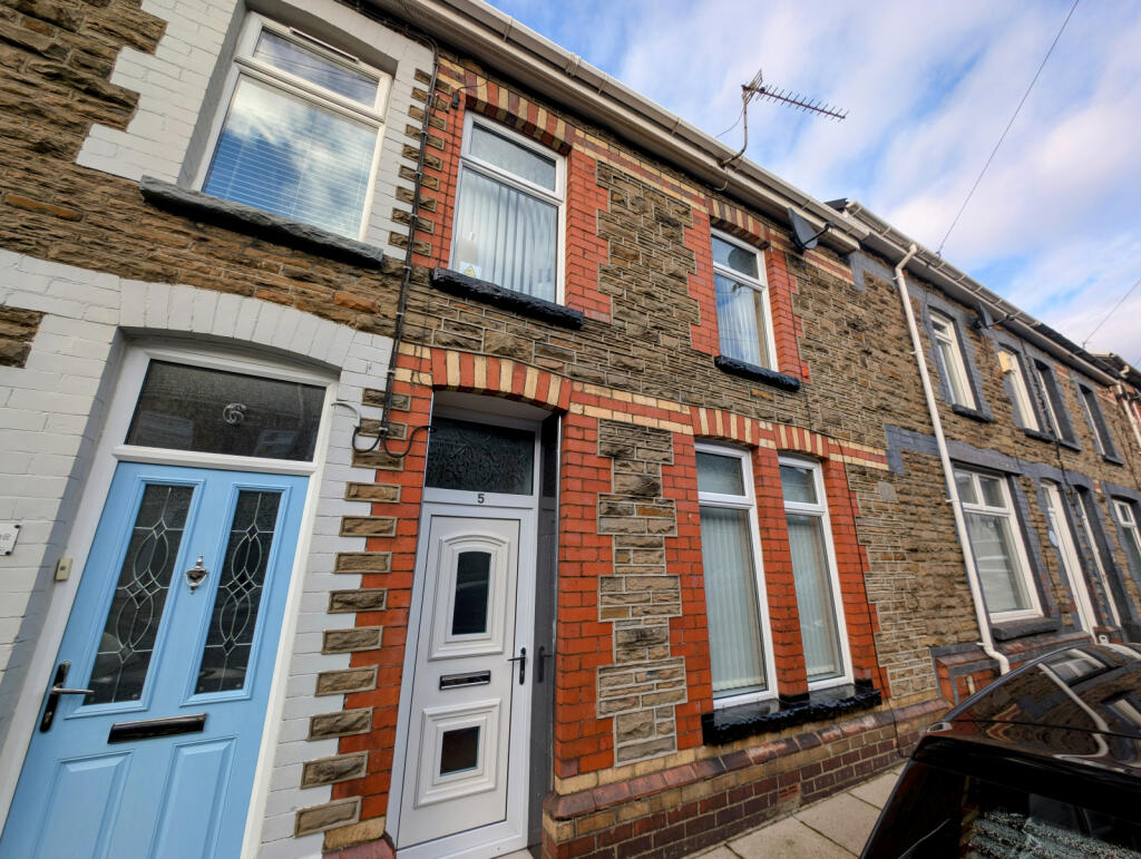 Gwendoline Terrace, Abercynon, CF45 4TE