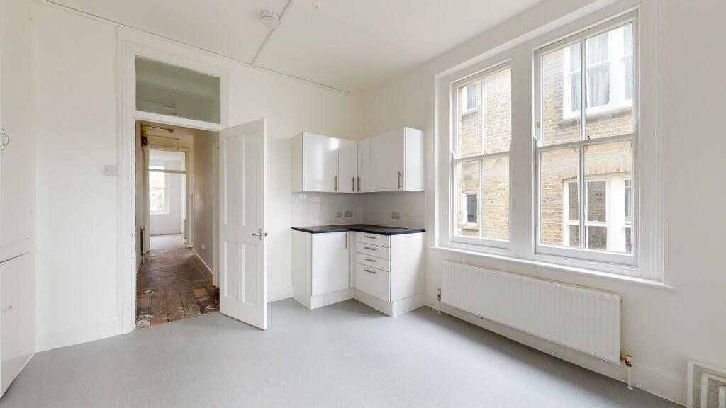 Flat 3, 28 Cathcart Hill, Tufnell Park, London, N19 5QN