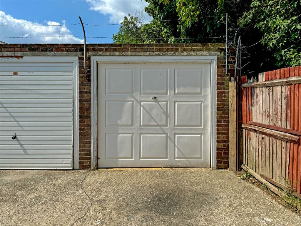 garage.jpg