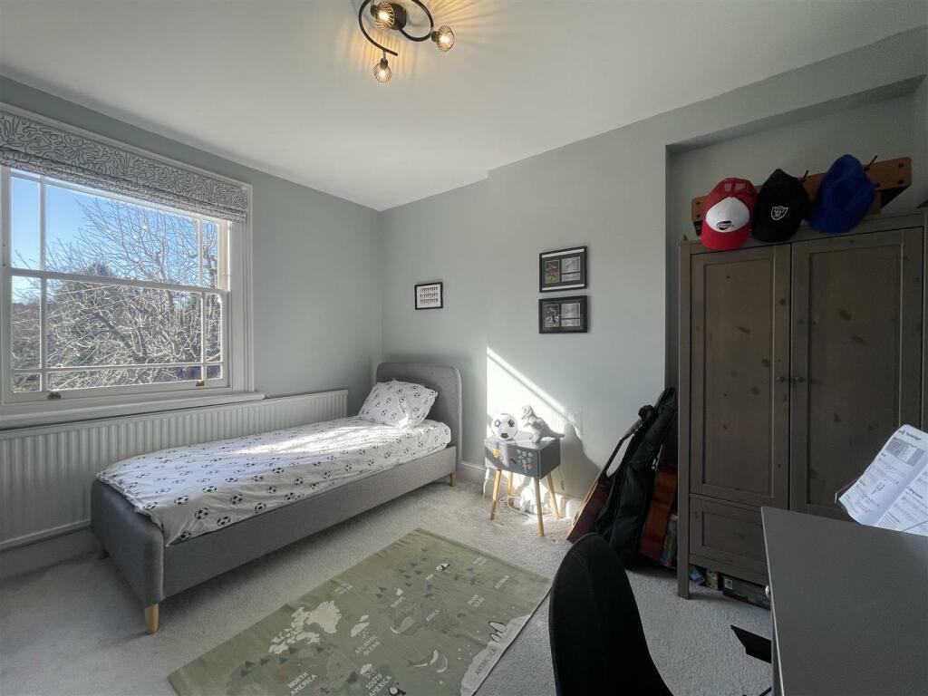 Bedroom2.jpg