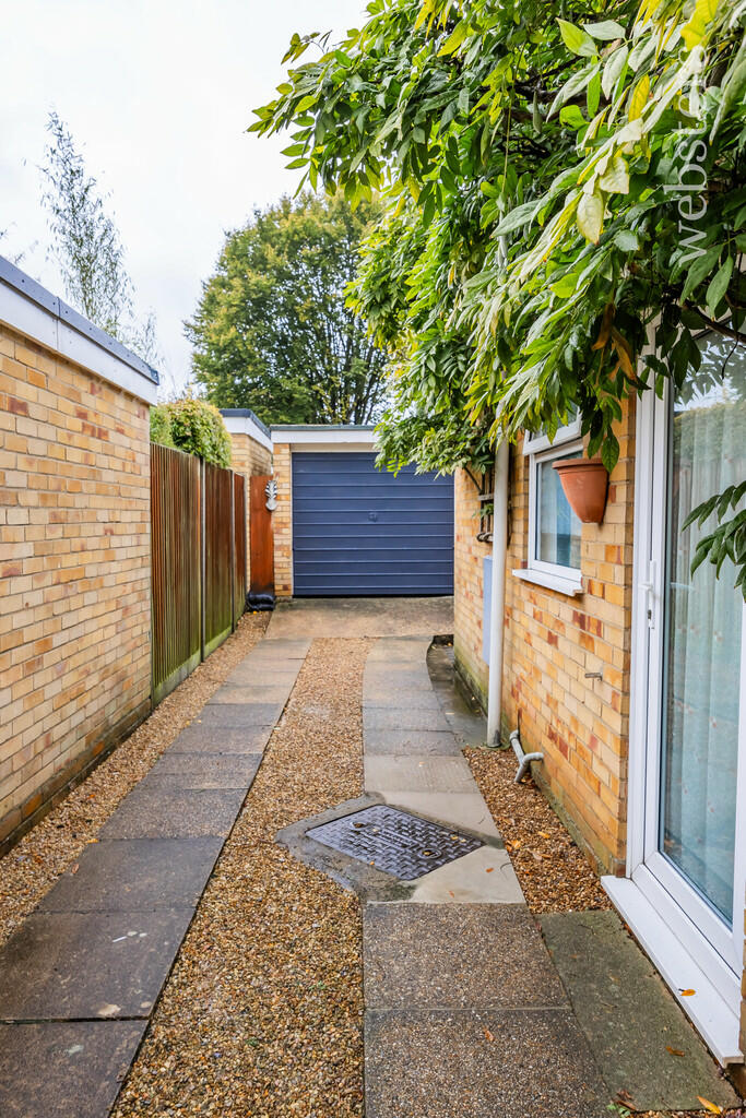 Levishaw Close-02