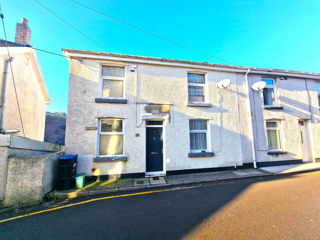 Blaencuffin Road, ABERTILLERY NP132RN