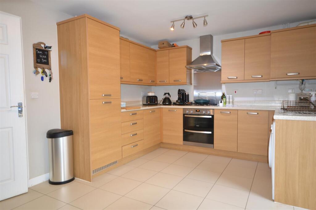 kitchen/breakfast room