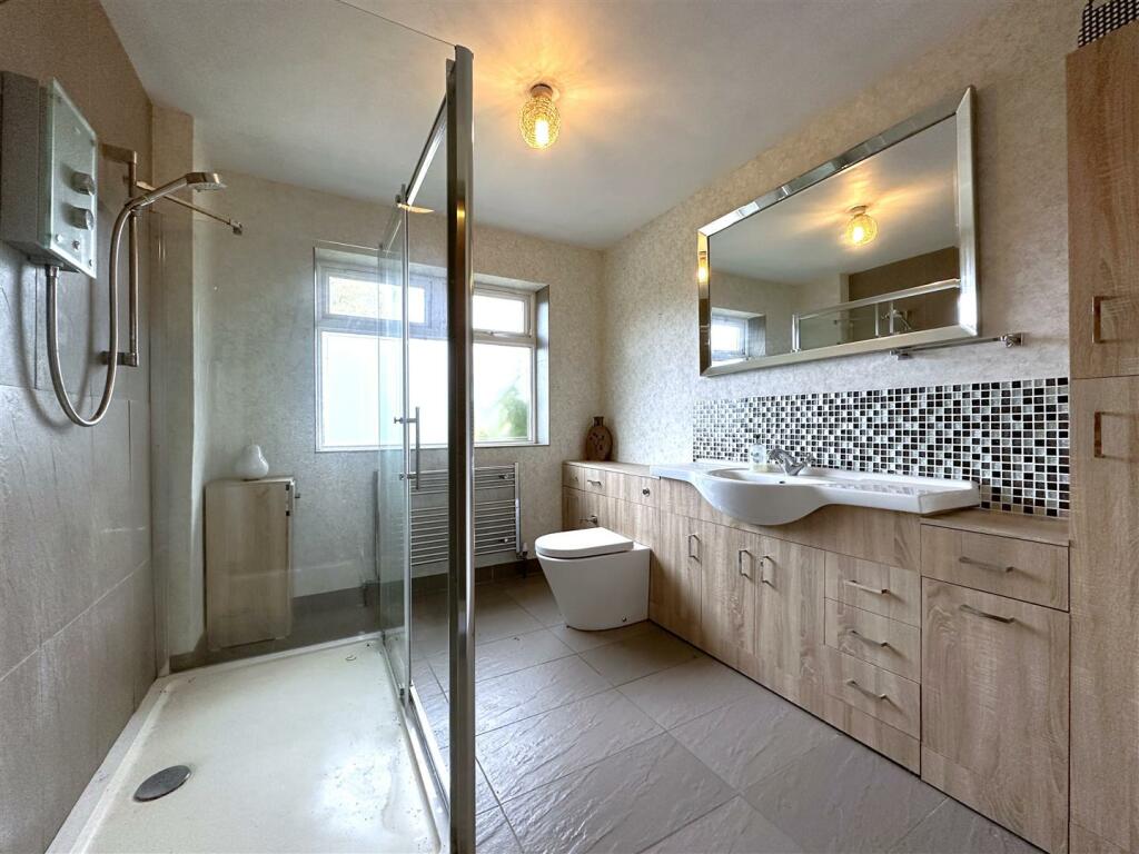 Modern Shower Room 100