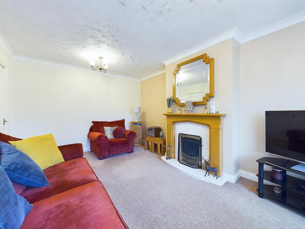 1a Sefton Avenue - Lounge