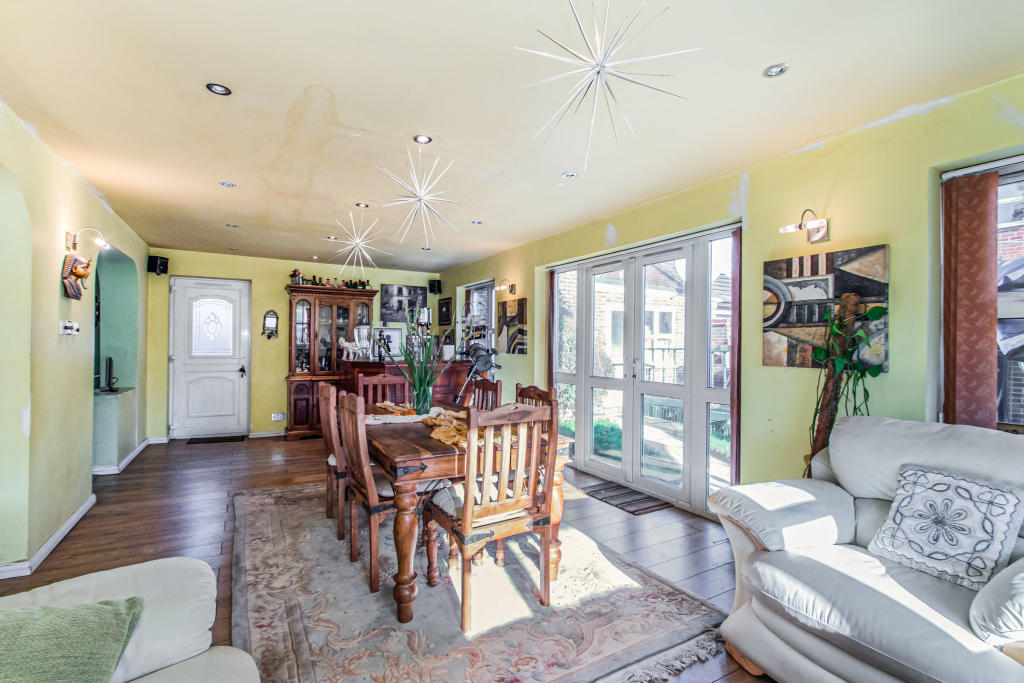 Family Room/Dining Room