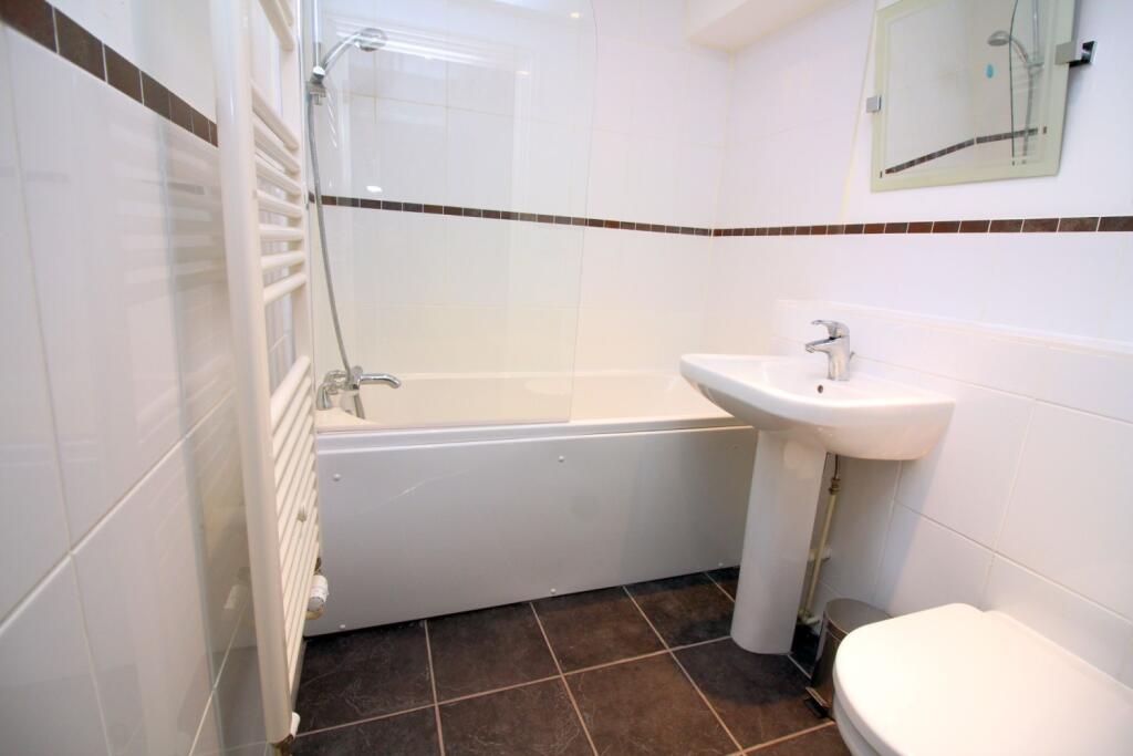 4 Beckingham bathroom