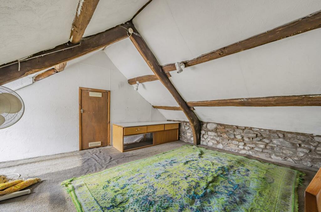 ATTIC ROOM