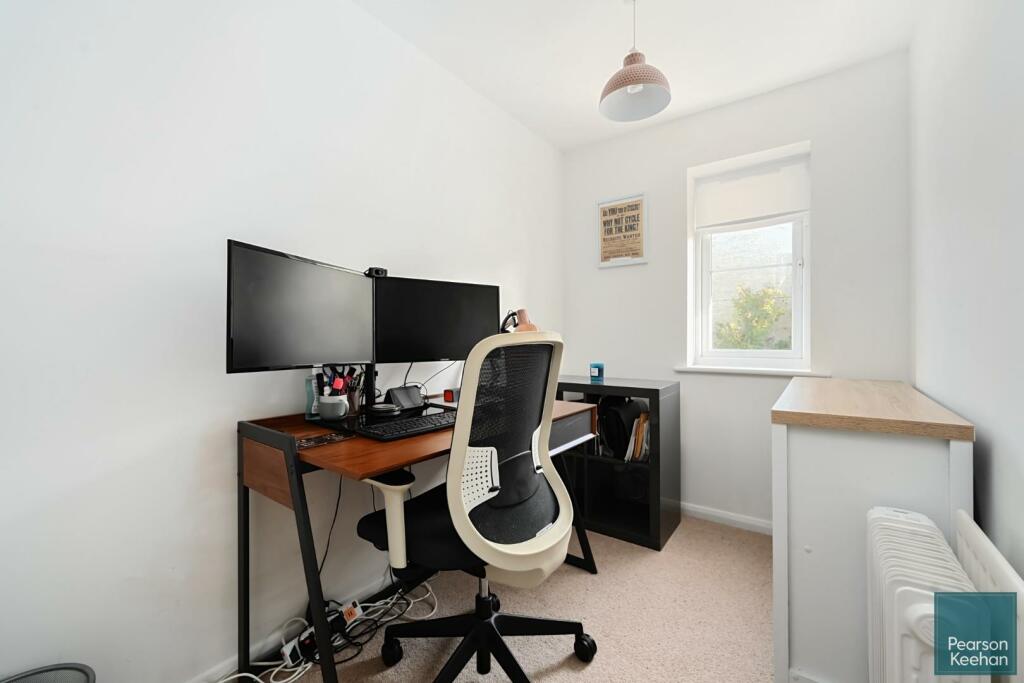 Bedroom/Office