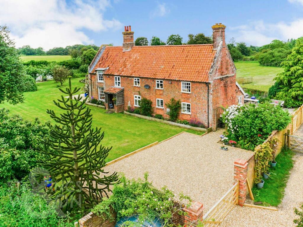 Manor Farm House, Norwich Road, Woodton