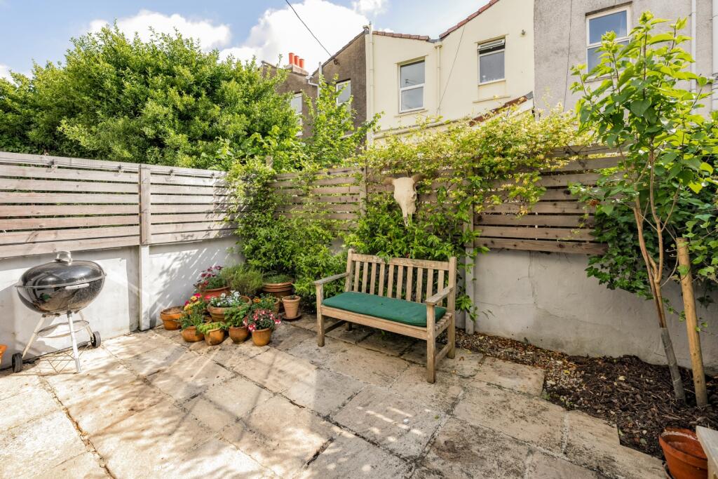 Courtyard garden