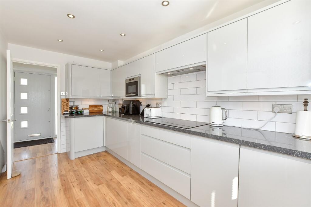 Kitchen / Breakfast Room