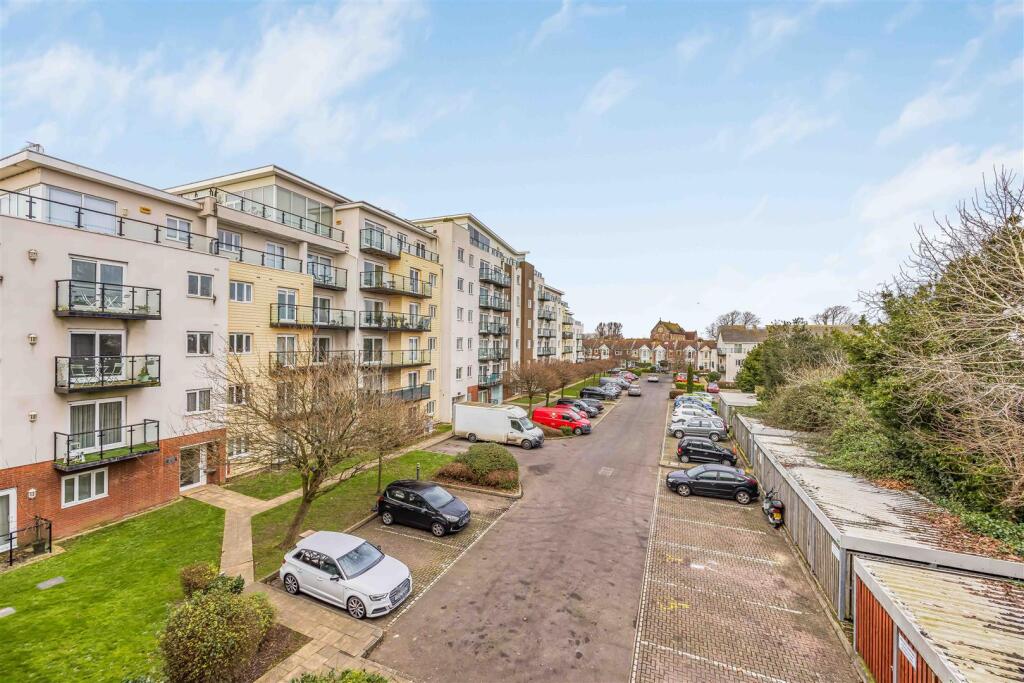 Flat 28 Dymond House, Gisors Road, Milton-Small-Po