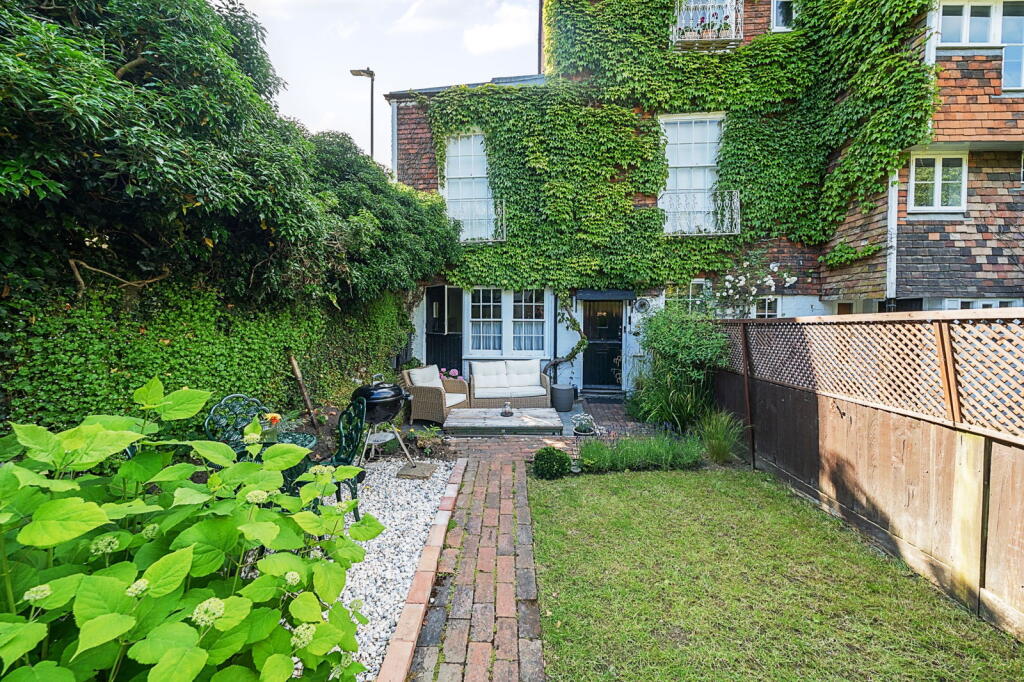 Sussex Mews, Tunbridge Wells, TN2 5QJ